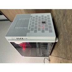 白色電腦機殼 側透鋼化玻璃 USB 3.0 介面, 240G, 16G, WIN11, RTX 2080, I5-10500