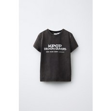 [국내배송] 자라 ZARA KPOP DEMON HUNTERS NETFLIX © 프린트 티셔츠 - 콜 그레이 938355