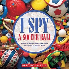 I Spy : I Spy a Soccer Ball, Cartwheel Books