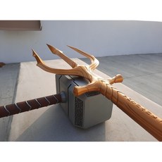 海王戟六公斤-二米一-完整還原電影水行俠-海王戟非常有份量，含有支架-鍍金鍍銀, 1個, 鋁合金2.1公尺6公斤