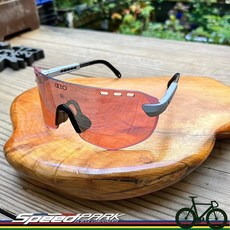 速度公園 義大利 OCTO PILOTA 101風鏡 冰梅粉 可加購內視框 超輕量 運動眼鏡 臺灣製造, 1個