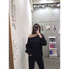 慵懶風斜肩長袖喇叭褲兩件套 - 韓系百搭休閒套裝 (現貨)