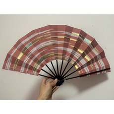 雙面金彩流雲摺扇, 如圖所示, 1個
