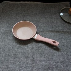 臺南出貨韓式可愛迷你嬰兒輔食小奶鍋淋油鍋12cm不沾早餐煎蛋蛋餃鍋甜品鍋E8UA, 1個, 12cm煎盤粉（燃氣用）