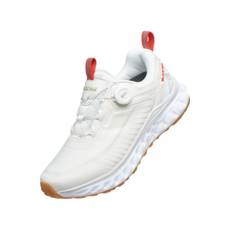 BLACKYAK 防水錶盤登山鞋 旅行者