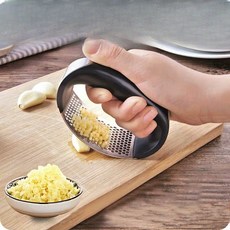 롤러형 스텐 마늘 다지기 가성비 핸디형 마늘 압착기 으깨기 주방 소형 도구, 2개, 2_마늘 압착기 2개