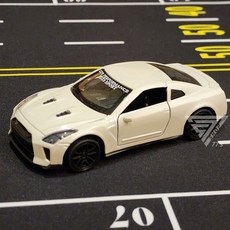 【台灣出貨】1:43合金超跑模型車，仿真警車合金模型，兒童玩具賽車, GTR【白】, 1個