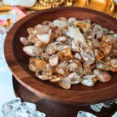 每日出貨《巴西黃水晶碎石》5-9mm/100g 財富自信正能量，為生活注入太陽般的金色祝福，吸引豐盛與活力, 1個