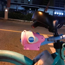 자전거/킥보드/오토바이 비눗방울 버블건 자동비눗방울기계 LED 버블기계 버블머신(멋진 놀이와 자전거 타기에 필수품), 분홍색