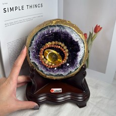 綠邊紫晶寶寶93號 4.855kg 晶體透亮水感森林綠紋瑪瑙邊紫水晶，能量水晶擺件，提升居家空間質感, 1個, 烏拉圭93號4.855kg