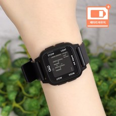 큐앤큐 사각 스퀘어 큰숫자 5기압 방수 어린이 아동 우레탄 디지털 시계 + 배터리 바우처