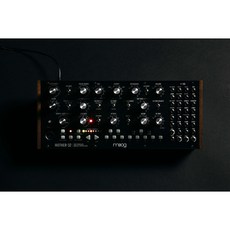 Moog Mother 32 半模組類比合成器, 1個, Moog - Mother 32 單購