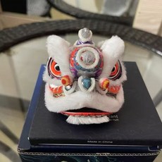 好貨特惠 迷你醒獅國潮醒獅汽車車載擺件 迷你可愛尺寸8cm招財車內個性, 傳統白色, 1個