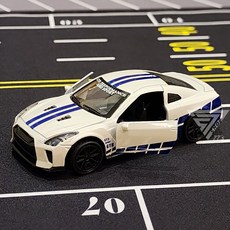 【台灣出貨】1:43合金超跑模型車，仿真警車合金模型，兒童玩具賽車, 【賽道版】GTR-白, 1個