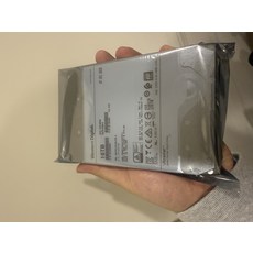 Western Digital Ultrastar 16TB 企業級硬碟 伺服器工作站適用 大容量高效能, WUH721816ALE6L4