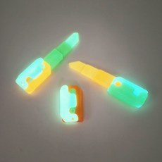 4묶음 3단 야광 변신 피젯 나이프 1개 랜덤 베스트셀러 인싸템 트랜드 피젯 토이나이프 틱톡 중력칼 당근
