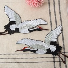 옷땜빵 옷에붙이는스티커제작 한복 유니폼 옷수선 새 티셔츠꾸미기 학모양