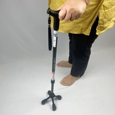 튼튼한 사발 지팡이 나래-4000 국산 노인지팡이 와인 블랙 색상 넓은 와이드형 네발 접이식 사발 환자용 효도 4발 3단 경량 알루미늄 노인 장기요양 복지용구 실버용품 요양등급, 와인-노인장기요양등급 할인구매(본인부담금 6%), 1개