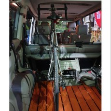 快克TravelLife 車內拆前輪式攜車架 型號:SBC-6A 材質:鋁合金 適用型式:各種休旅車.商旅車.可放2台車, 1個