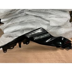 Yamaha R15 V4 鬼爪 尾殼 XF173-10-P2, 1個, 左 BCW-XF173-10-P2