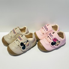 디즈니베이비 야탑NC점 ~50% SALE~ 말랑말랑 가볍고 편한 아기 보행기화입니다~~ 밑창은 탄탄한 고무로 야외에서 걸음마 연습용으로 신어도 너무 좋아요