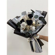 情人節花束 告白花束 永生花花束 永生花玫瑰 玫瑰花束 畢業花束 情人節禮物 玫瑰花, 黑色系,M號
