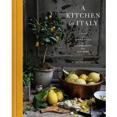(英文圖書)A Kitchen in Italy: A Year of Family Meals and Celebrations from Our Home 精裝版, Clarkson Potter Publishers, 英文