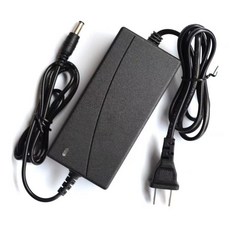 【偉益直銷】通用奇摩/泉友款 大容量21V割草機電動扳手電鋸鋰電鑽充電器, 1個, 21V專用充電器