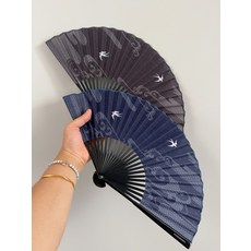 日式雲紋燕子布面折疊扇, 如圖所示, 1個