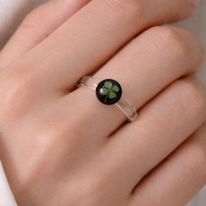 엘렌 네잎클로버 아크릴 레진 투명 반지
