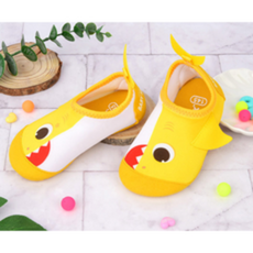 pinkfong 碰碰狐 孩童鯊魚造型涉水鞋