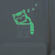 甜蜜cosmetics 1.7萬人好評新款貪睡貓夜光開關貼，三色可選，自粘牆面裝飾，打造個性溫馨居家風格, 貪睡貓夜光綠