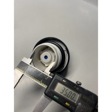 小山貓鏟裝機 bobcat 753 柴油箱蓋!!, 1個