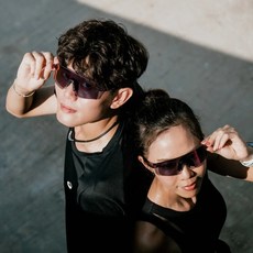 Akiwei RUNNER系列運動眼鏡 變色偏光 防油汙 超輕量 (三色可選), 1個, ONE(全臉型適用),變色紅