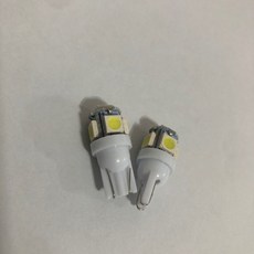 【Max魔力生活家】台灣賣家 TYPE R SMD T10 五晶 超白光 (一卡二入)，掌上遊戲機配件，超白光清晰照明，五晶均勻光線，T10規格易安裝, 1個, 粉紫