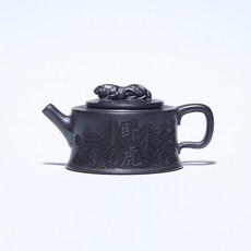 宜興紫砂壺 臥虎藏龍, 黑色