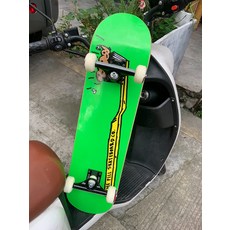 官網同款進口滑板初學者青少年陸沖板 看支架有沒有鋼印主釘是不是空心 支架沒有鋼印主釘不是空心的通通是玩具板, 如圖所示, 1個