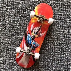 手指滑板 指尖滑板 迷你滑板 砂紙合金指尖軸承輪 新手入門 台灣出貨, 奧特曼手指滑板, 1個