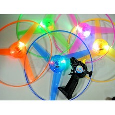 寶貝玩具屋 手動3燈版拉線燈光直昇機(炫光飛行器), 1個, 不挑色, 不挑色