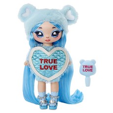 MGA Entertainment Na 서프라이즈 릴리 사랑 - 블루 테디 베어에서 영감을 받은 19.1cm(7.5인치) 패션 인형 라이트 헤어 하트 모양 드레스 및 브러시 포함