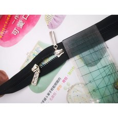 愛心手工材料鋪 拉鏈 4號 塑鋼拉鏈 黑色拉鏈 拼布材料 箱包配件, 1個, 4號拉鏈頭2個