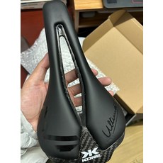 KORE 碳纖維 坐墊 118g 140 255mm, 如圖所示, 1個