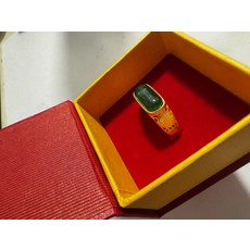 綠色寶石金色吉祥文字戒指，時尚優雅女款戒指，提升個人魅力