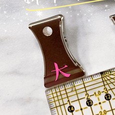 台灣製金屬強力夾，拼布材料專區，強力固定夾持，縫紉必備工具, 大-一包30顆, 1個