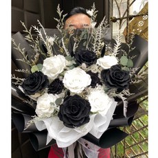 獨一無二的愛情超大朵永生玫瑰花束，畢業花束情人節告白乾燥花束永生花束, 你就是那麼好,都不加購