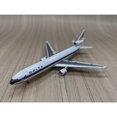 Herpa Wings 1/500 McDonnell Douglas MD-11 達美航空 經典複刻圖裝 模型, 1個