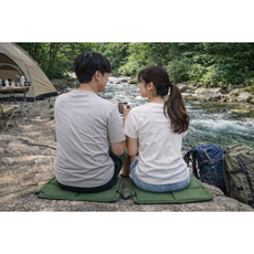 이지몰 등산 캠핑 휴대용 접이식 방석 카라비너 미니 매트, 카키