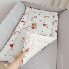 嬰兒尿布臺墊四季可用醫院產房護理臺褥子推車墊新生寶寶換尿布墊, 松鼠糕點師 輕氧紗+豆豆絨 ,45*75cm, 1個
