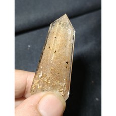 《晶棋》天然髮晶白水晶柱-淨化磁場、招貴人、提升事業運, 1個