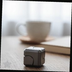 책상위 집중력향상 손놀림 스트레스해소 무한회전 금속재질 휴대용 손장난감 사무실, 1개, 2피젯다이스-레인보우